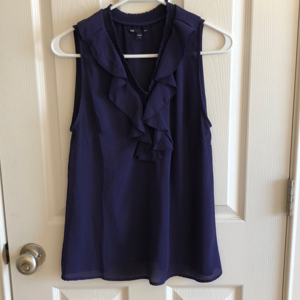 Gap Sleeveless Blouse with ruffle. Like new!!